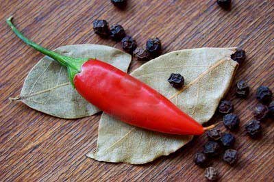 black-pepper-red-cayenne